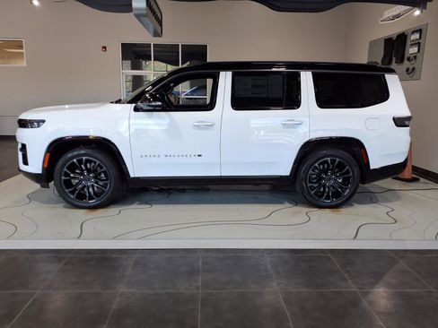 New 2026 Jeep Grand Wagoneer Summit AWD/4WD image 5