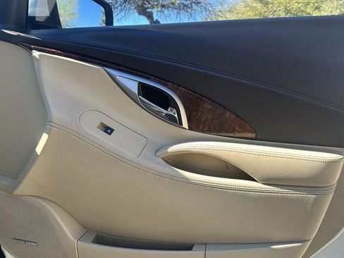 Used 2010 Buick LaCrosse CXS image 22