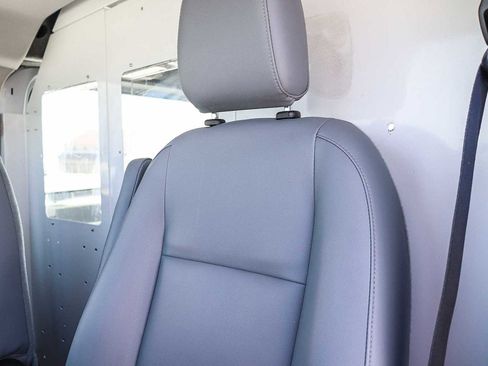 Used 2015 Ford Transit 250 130 Low Roof RWD image 28
