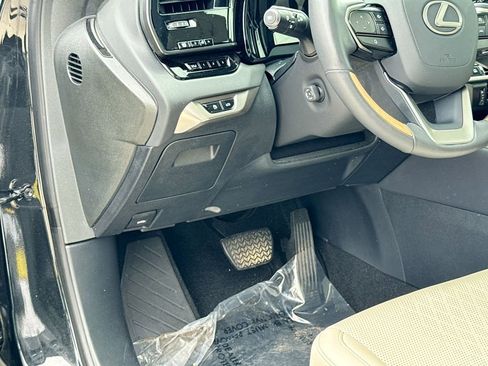 Used 2023 Lexus RX 350 Premium Plus w/ Cold Area Package FWD image 18