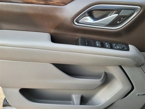 Used 2022 Chevrolet Tahoe Z71 w/ Luxury Package image 38