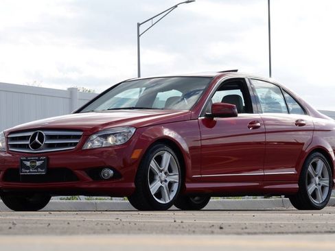 Used 2010 Mercedes-Benz C 300 Sedan image 43