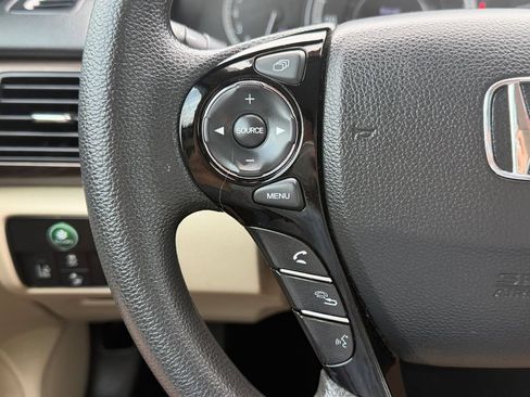 Used 2017 Honda Accord EX image 22