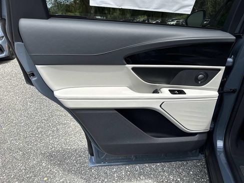 New 2026 Lincoln Nautilus Reserve AWD/4WD image 13
