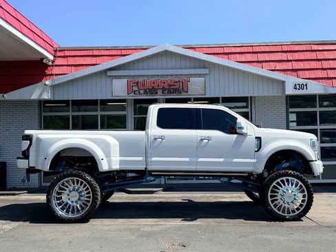 Used 2022 Ford F450 Platinum w/ FX4 Off-Road Package AWD/4WD image 3