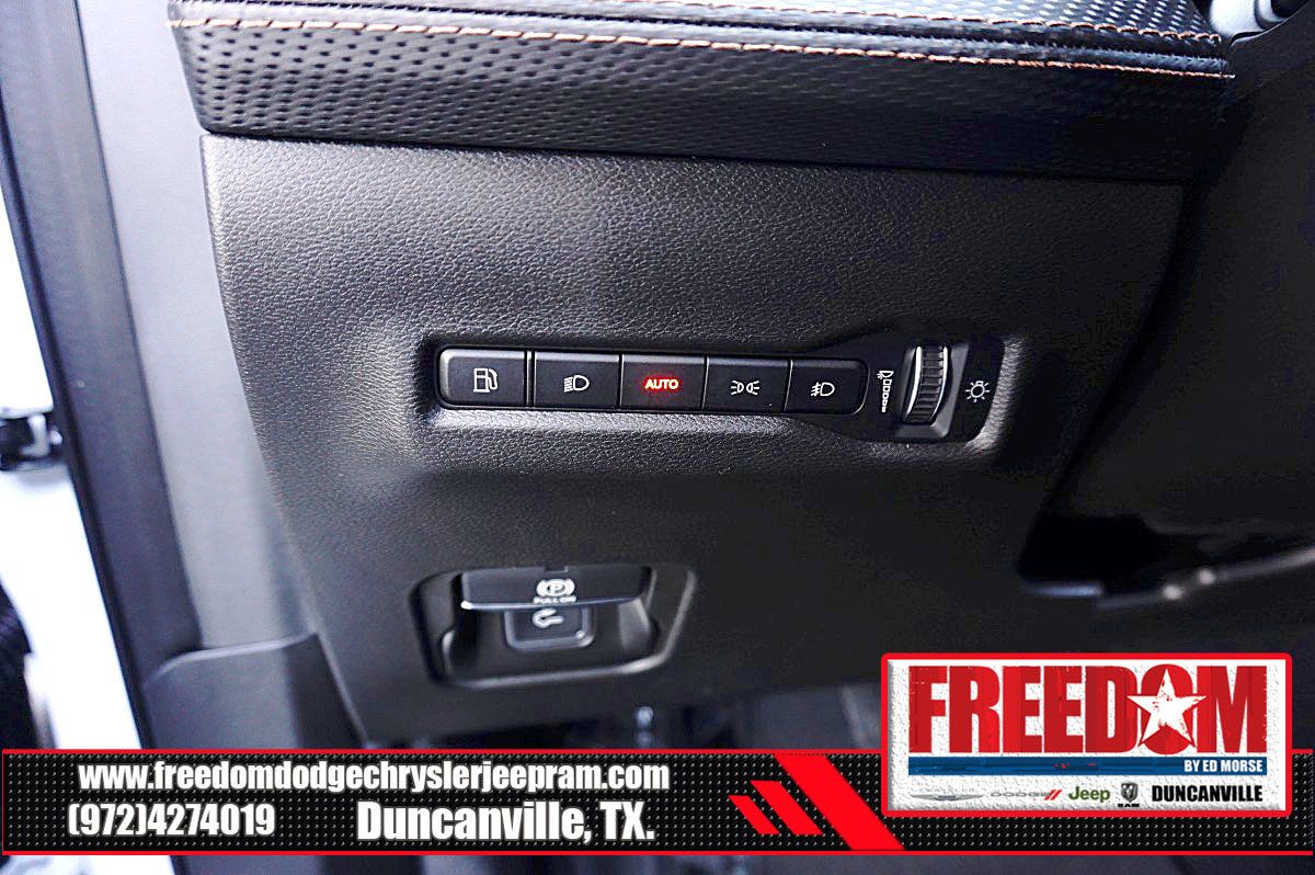 New 2026 Jeep Cherokee Overland AWD/4WD image 24