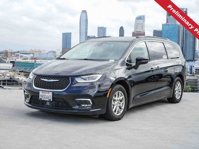 Used 2022 Chrysler Pacifica Touring-L