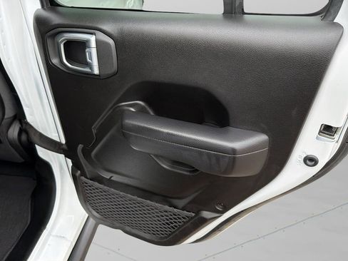 Used 2025 Jeep Wrangler Unlimited Rubicon AWD/4WD image 12