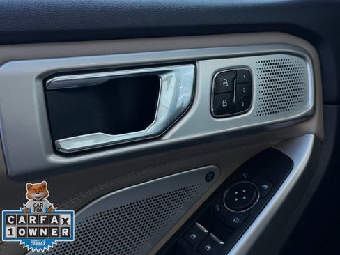 Used 2022 Ford Explorer Limited w/ Limited Technology Package image 26