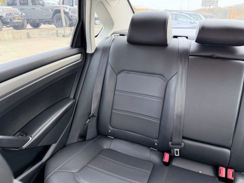 Used 2021 Volkswagen Passat 2.0T SE image 26