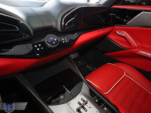 Used 2023 Ferrari Purosangue AWD/4WD image 28