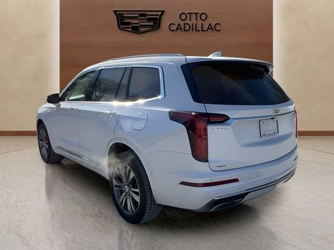 Used 2022 Cadillac XT6 Premium Luxury w/ Technology Package image 2