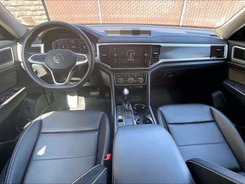Certified 2023 Volkswagen Atlas SE w/ Panoramic Sunroof Package FWD image 15