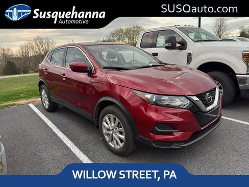 Used 2022 Nissan Rogue Sport S image 1