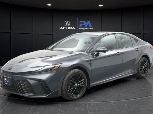 Used 2025 Toyota Camry SE w/ Convenience Package image 1