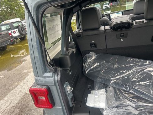 New 2026 Jeep Wrangler Unlimited Rubicon image 33