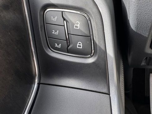 Used 2022 Ford F150 Lariat w/ Equipment Group 502A High image 26