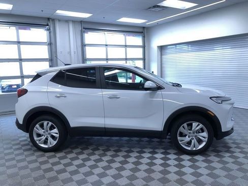 Used 2025 Buick Encore GX Preferred AWD/4WD image 36