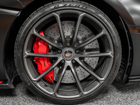 Used 2018 McLaren 570S Spider image 30