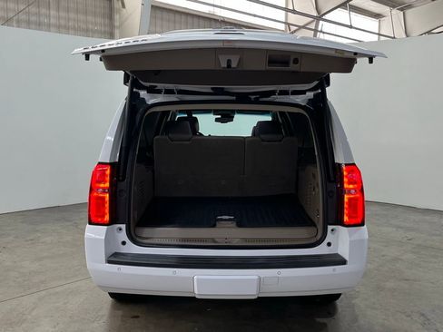 Used 2020 Chevrolet Suburban LT w/ Luxury Package image 12