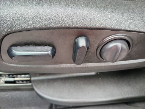 Used 2021 Chevrolet Equinox LT FWD image 18