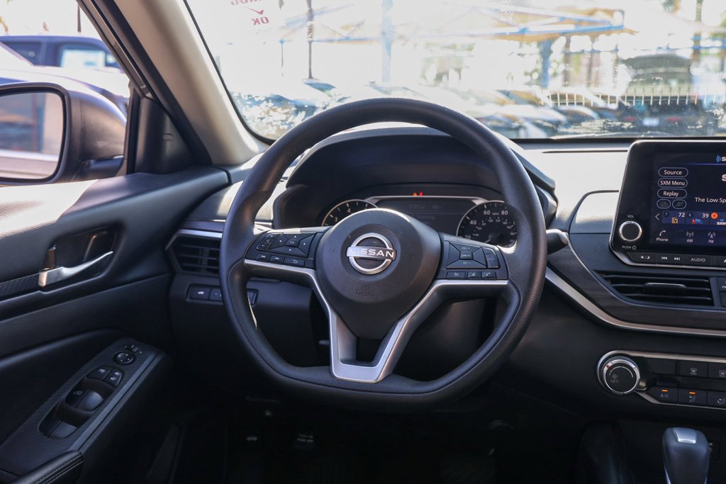 Used 2025 Nissan Altima 2.5 SV FWD image 23