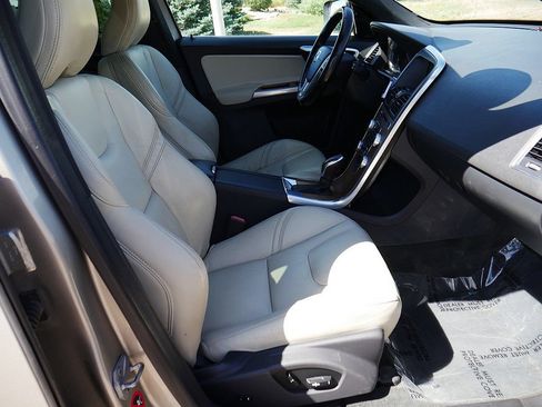 Used 2015 Volvo XC60 T5 w/ Climate Package AWD/4WD image 59