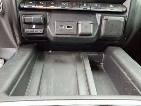 Used 2021 GMC Sierra 1500 AT4 w/ Off-Road Performance Package image 24