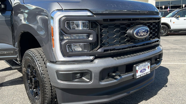 New 2026 Ford F250 4x4 Crew Cab Super Duty image 11