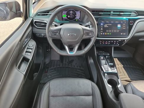 Used 2023 Chevrolet Bolt LT w/ Infotainment Package FWD image 22
