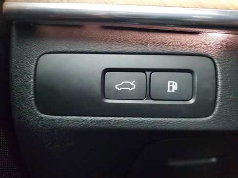 Used 2024 Volvo XC90 T8 Plus image 38