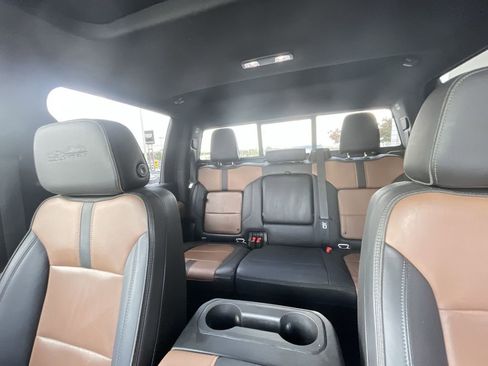 Certified 2022 Chevrolet Silverado 2500 High Country w/ Safety Package II AWD/4WD image 21
