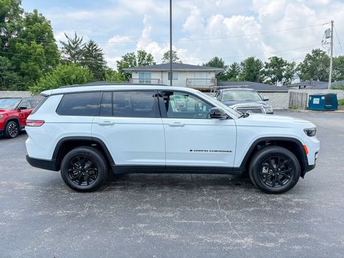 Used 2025 Jeep Grand Cherokee L Altitude AWD/4WD image 20