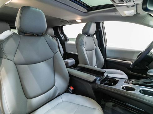 New 2026 Toyota Sienna XLE FWD image 16