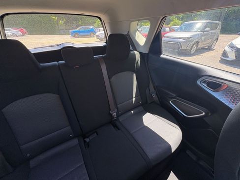 Used 2025 Kia Soul LX w/ LX Technology Package FWD image 35