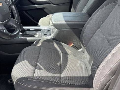 Used 2020 Chevrolet Traverse LT w/ Driver Confidence II Package AWD/4WD image 13