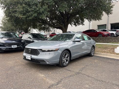 New 2025 Honda Accord EX-L image 3