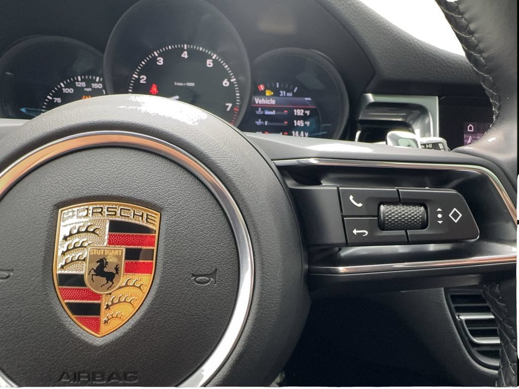 Used 2024 Porsche Macan AWD/4WD image 41