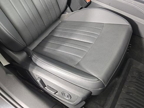 Used 2022 Audi A6 Premium Plus image 16