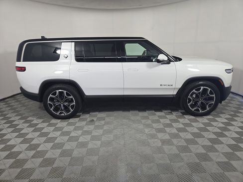 Used 2025 Rivian R1S Adventure image 6