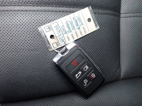 Used 2023 Land Rover Range Rover Evoque SE AWD/4WD image 31