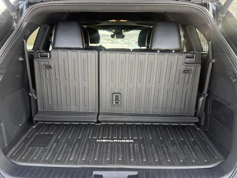 Used 2021 Toyota Highlander XSE image 11