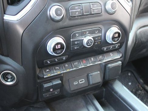 Used 2021 GMC Sierra 1500 AT4 w/ Technology Package image 26