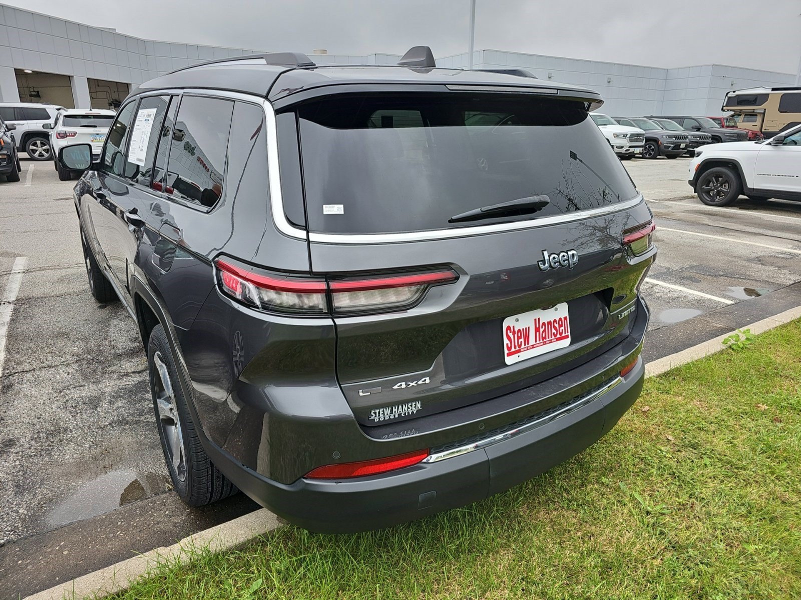 Used 2021 Jeep Grand Cherokee L Limited w/ Trailer Tow Group (B) AWD/4WD image 2