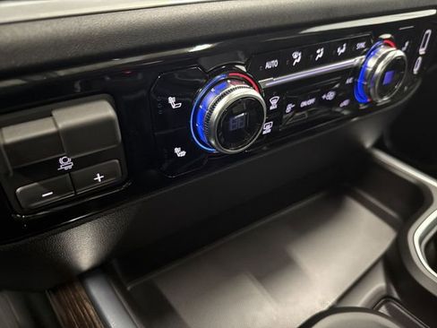 New 2026 GMC Sierra 1500 Elevation w/ Elevation Premium Package AWD/4WD image 30