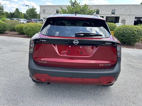 New 2026 Nissan Kicks SR AWD/4WD image 6