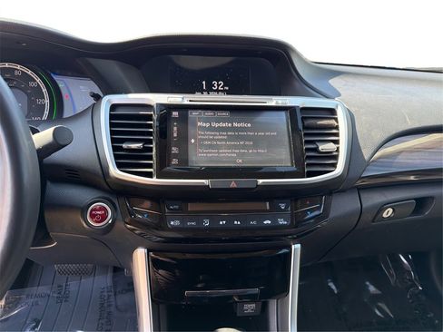 Used 2017 Honda Accord Touring image 15