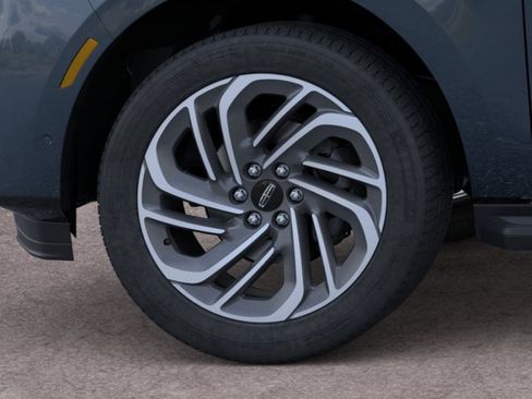 New 2026 Lincoln Navigator Premiere AWD/4WD image 19