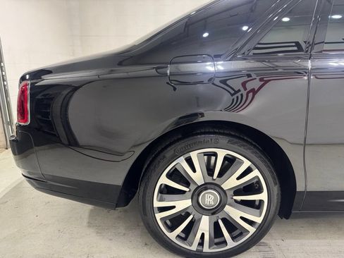 Used 2018 Rolls-Royce Ghost w/ Dynamic Package RWD image 8