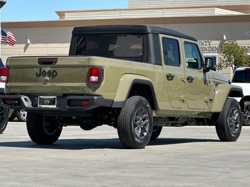New 2026 Jeep Gladiator Sport AWD/4WD image 6